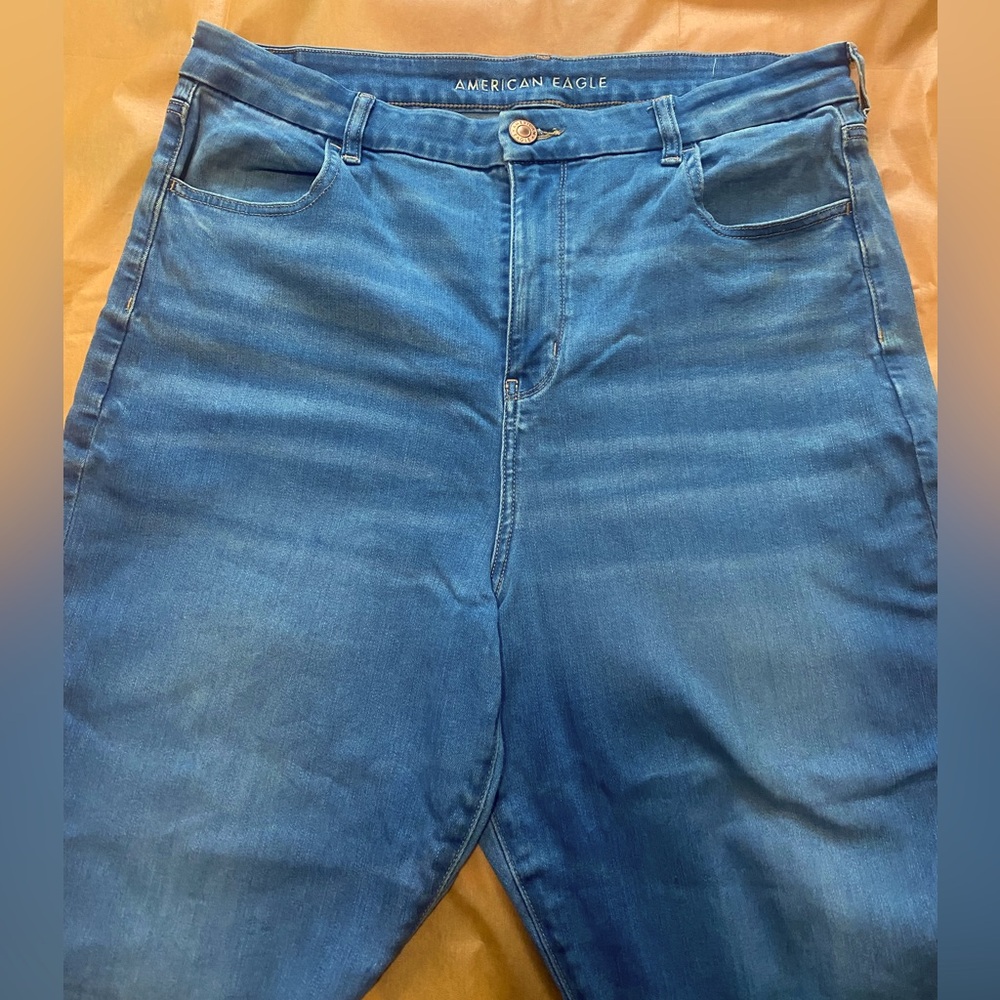 American Eagle, curvy jagging